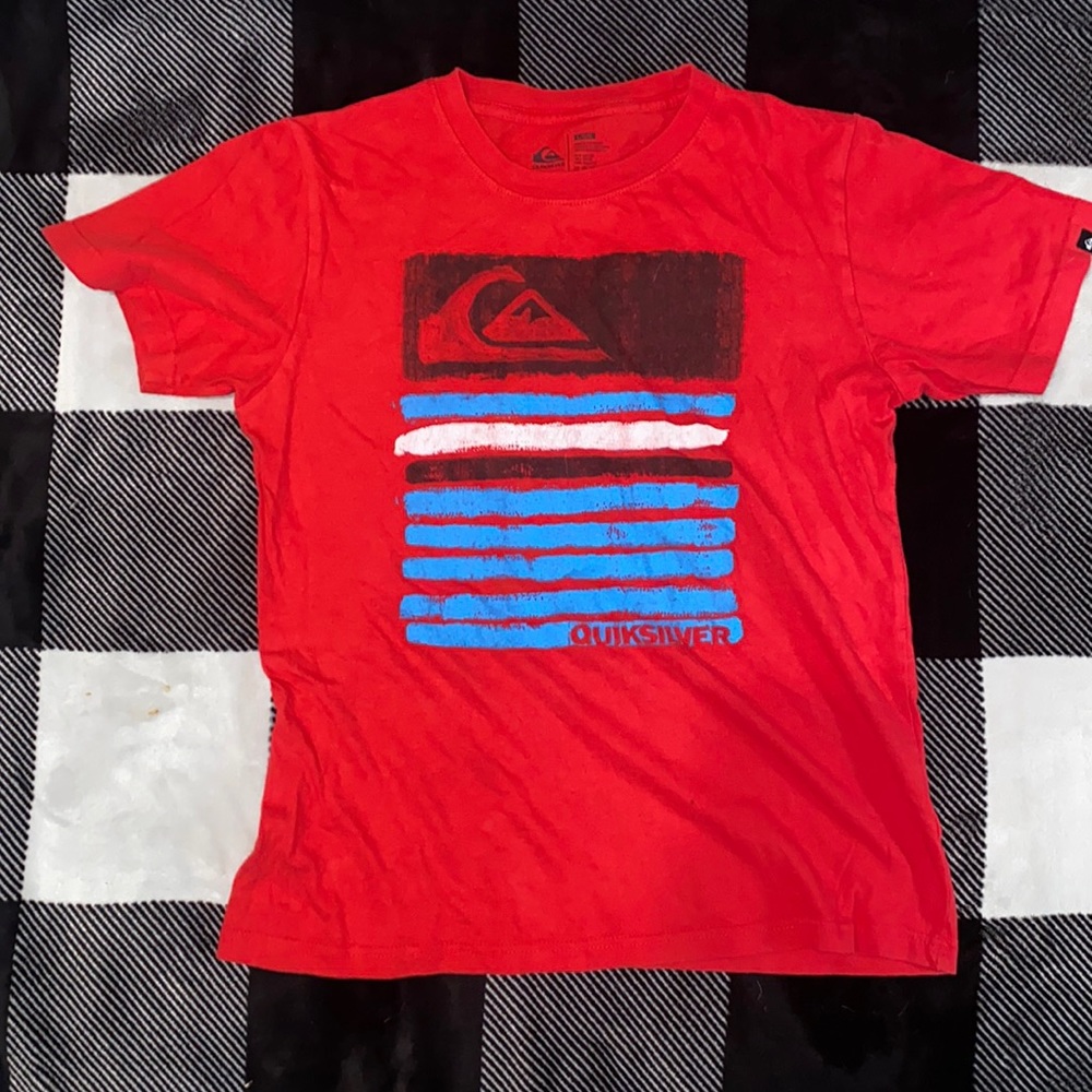 Kids summer t-shirt☀️ Red short sleeve, good condition. Smoke free home!